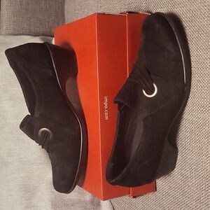 Clark's Shoes Black Suede Size 8